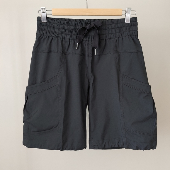 Lululemon Seek the Peak Shorts Baggy Studio Size 4 Black